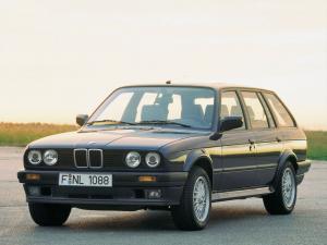 BMW 325iX Touring 1988 года